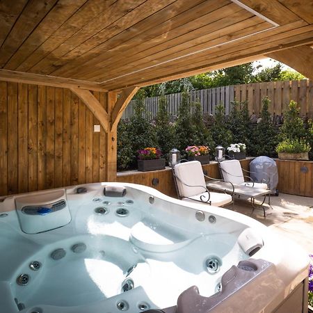 Cotswold Cottage With Hot Tub Bledington Екстериор снимка