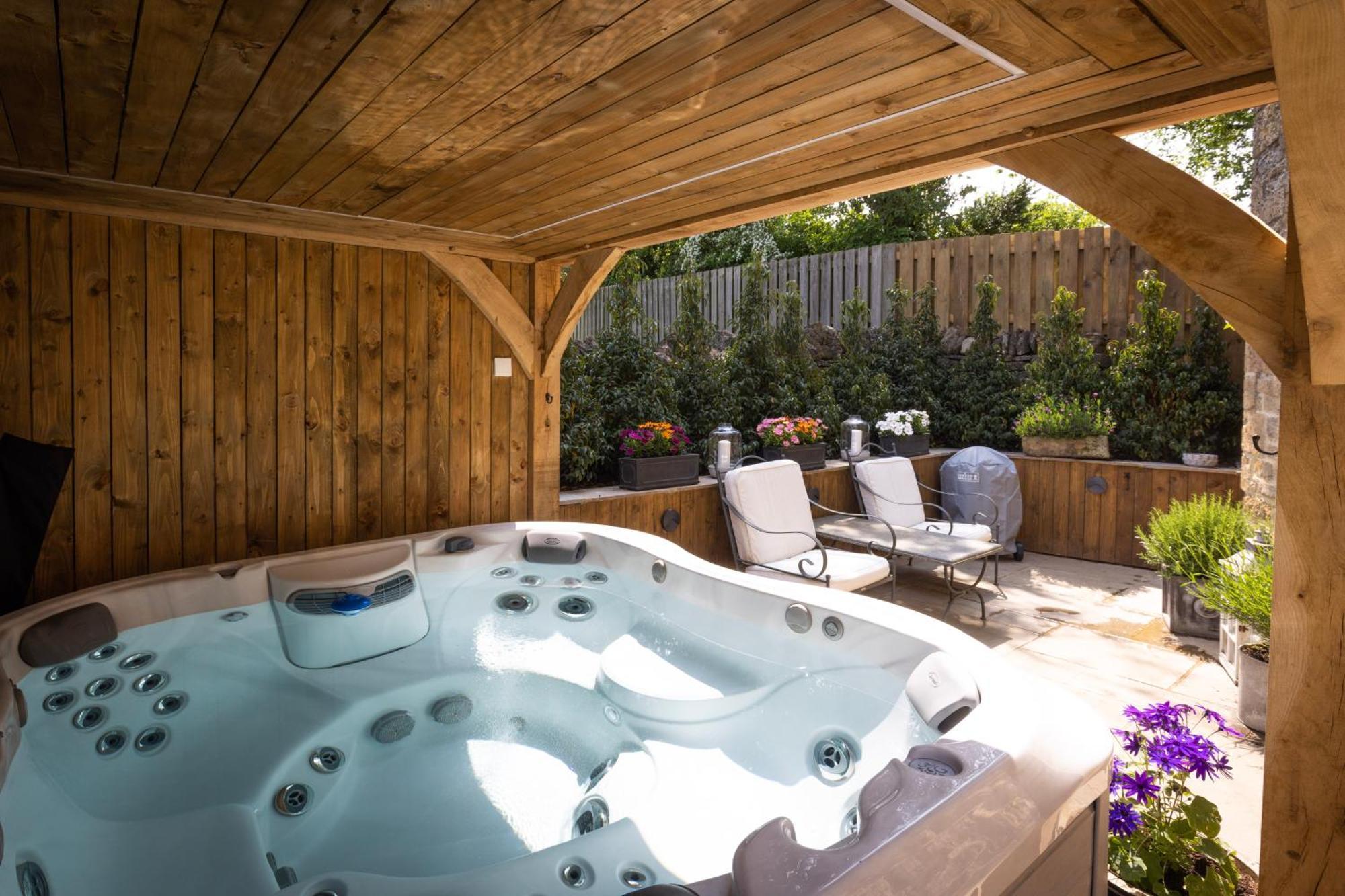 Cotswold Cottage With Hot Tub Bledington Екстериор снимка