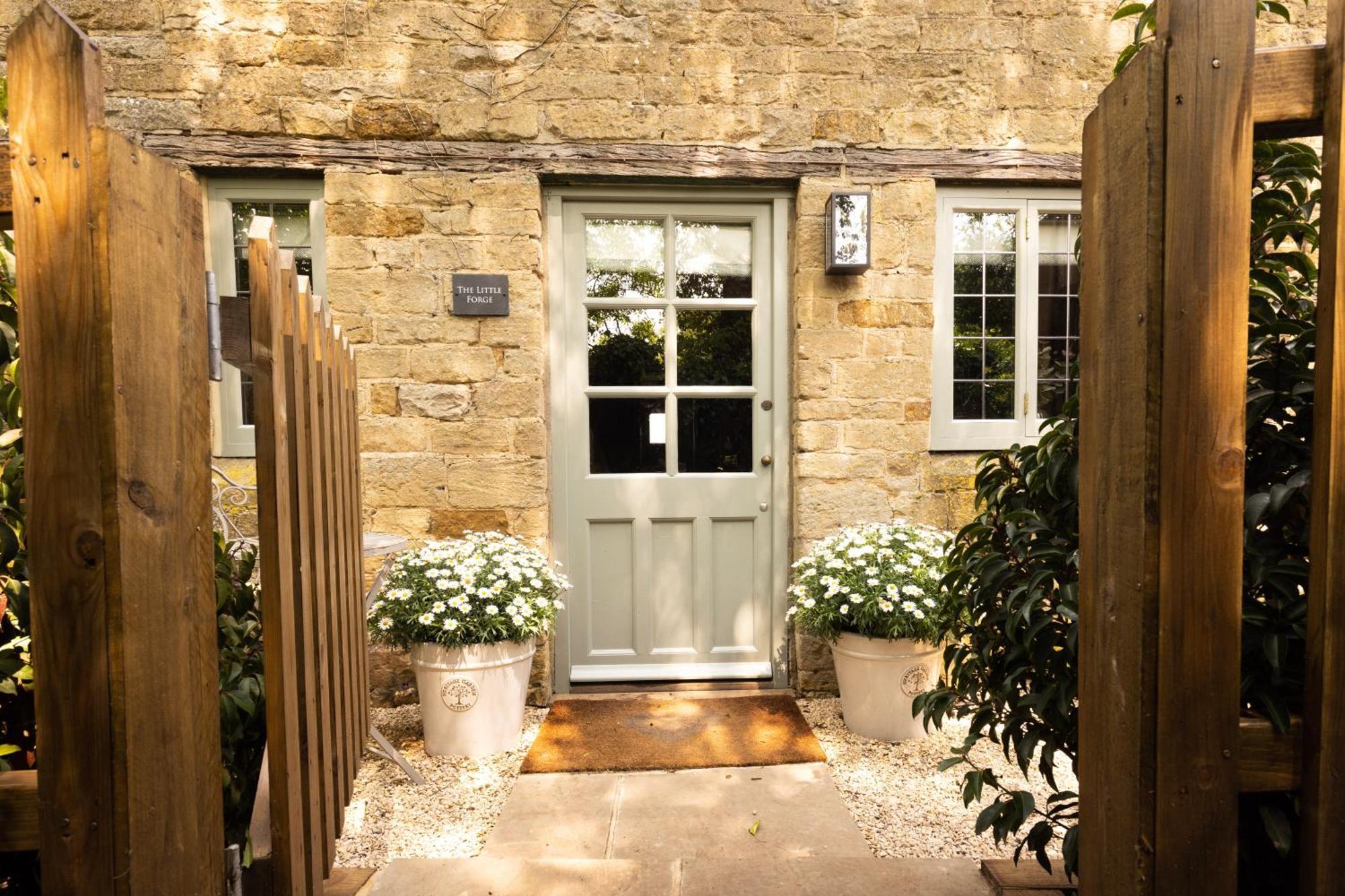 Cotswold Cottage With Hot Tub Bledington Екстериор снимка