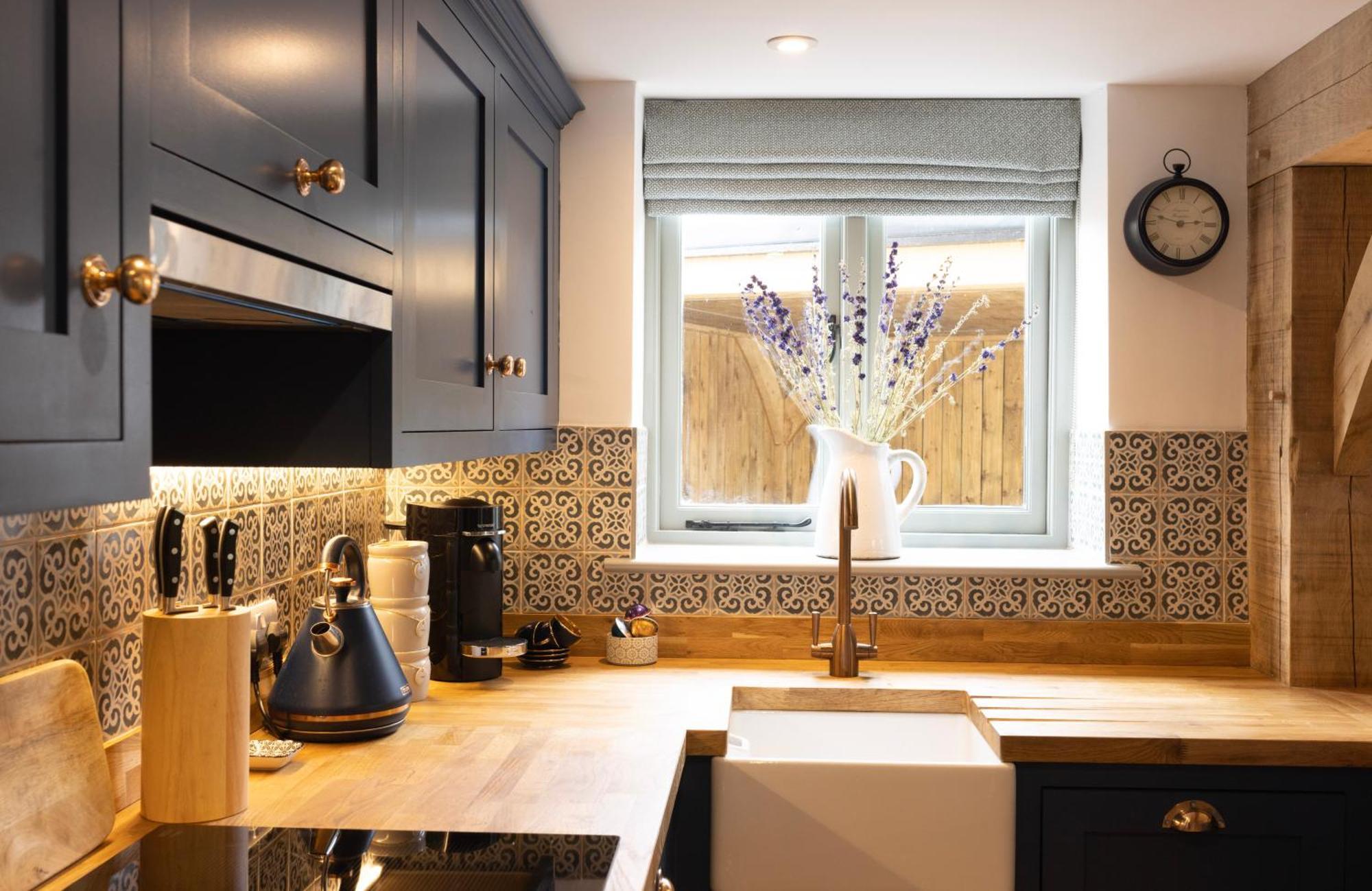 Cotswold Cottage With Hot Tub Bledington Екстериор снимка